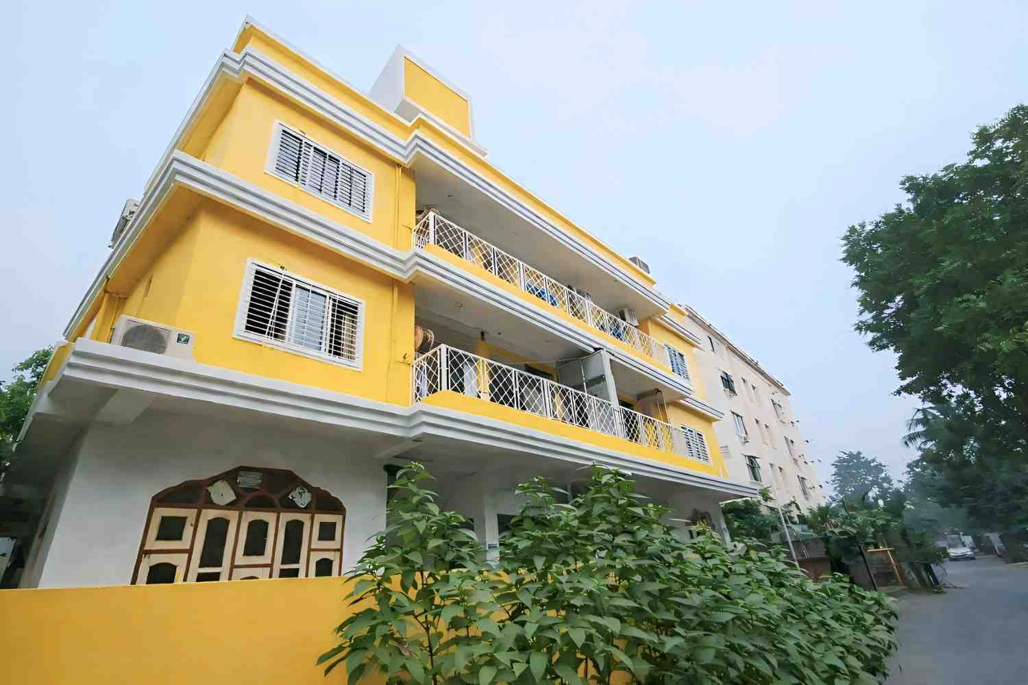 Om Shree Properties Hotel