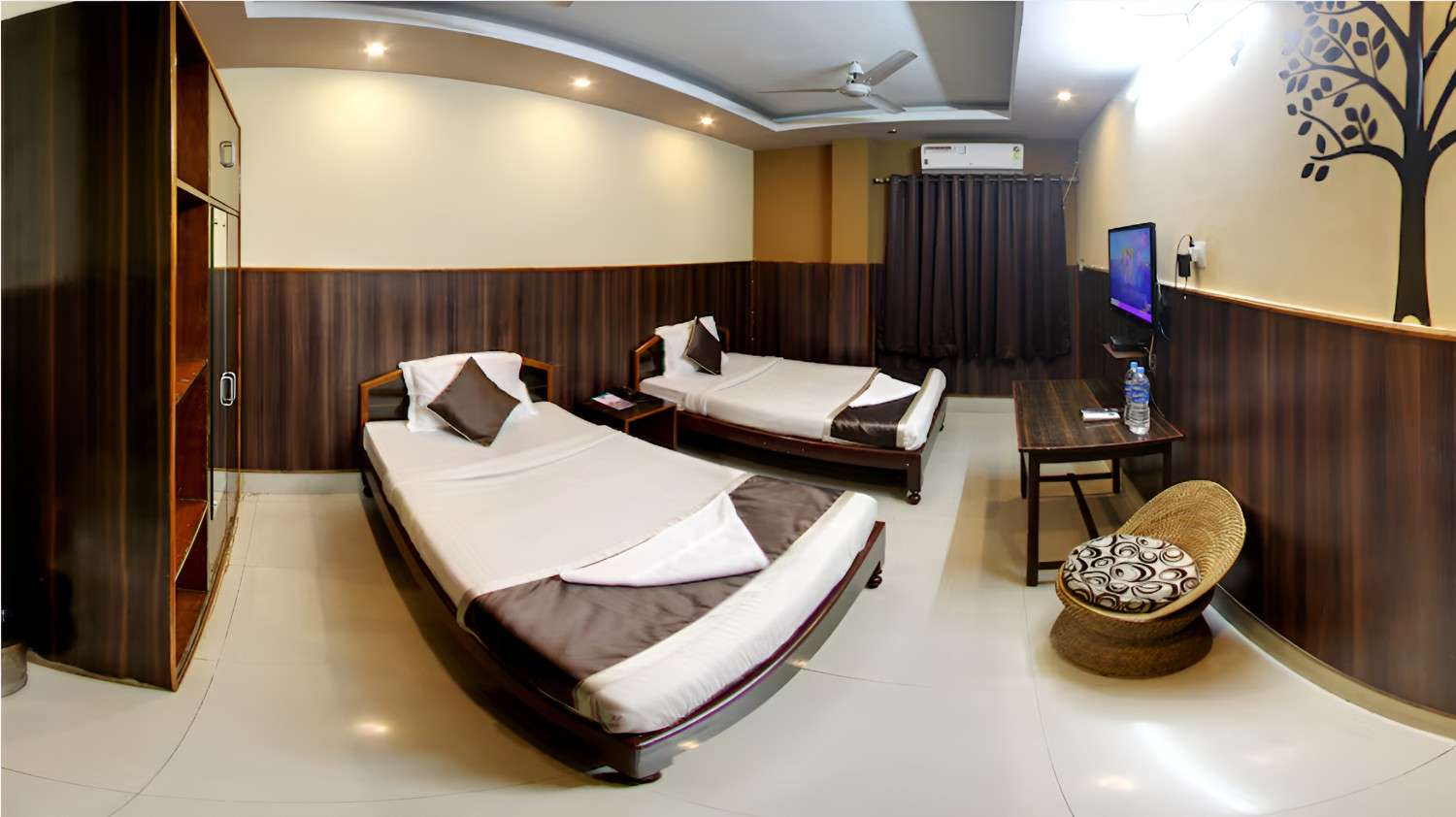 Deluxe Room 3